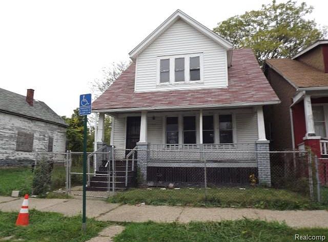 2nd image of 6646 Iroquois St