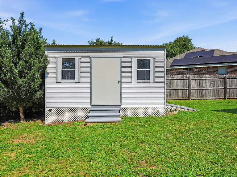 4761 Connor Dr — Photo 33