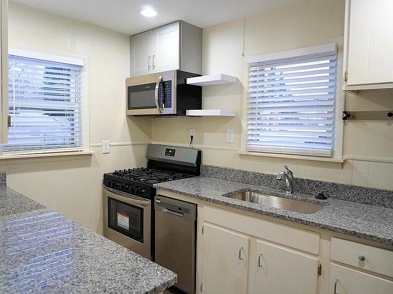 3105 W Auburn Rd — Photo 9