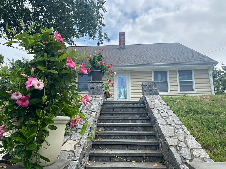 58 May St #1 — Photo 4