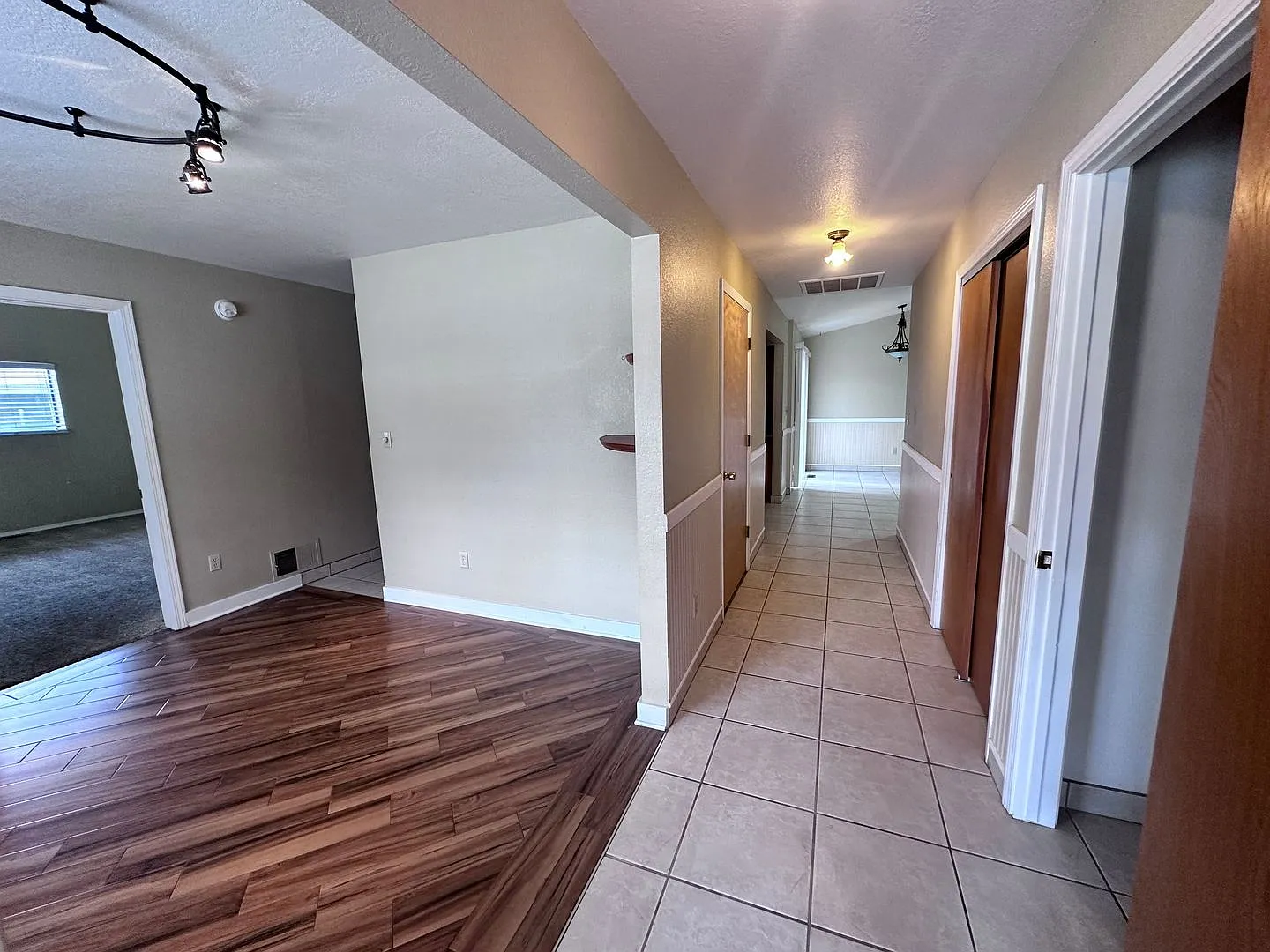 576 Citadel Way — Photo 4