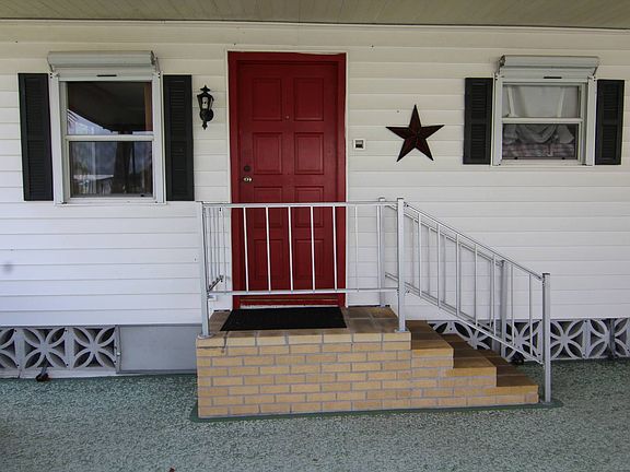 3rd image of 970 Montego Ave E
