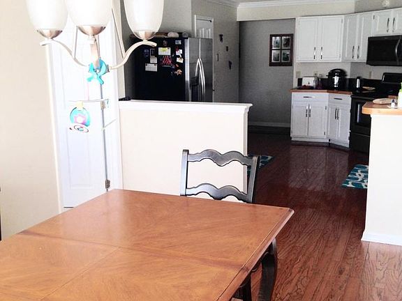 4th image of 4493 Pebble Brook Dr