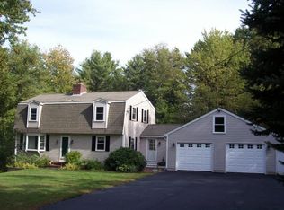8 Pinewood Dr, Stratham, NH 03885