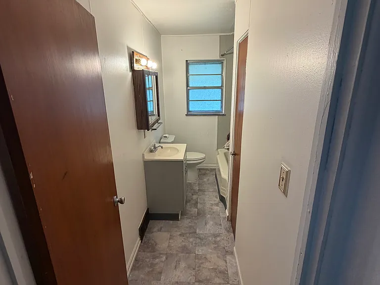 301 Hillcrest Dr — Photo 6
