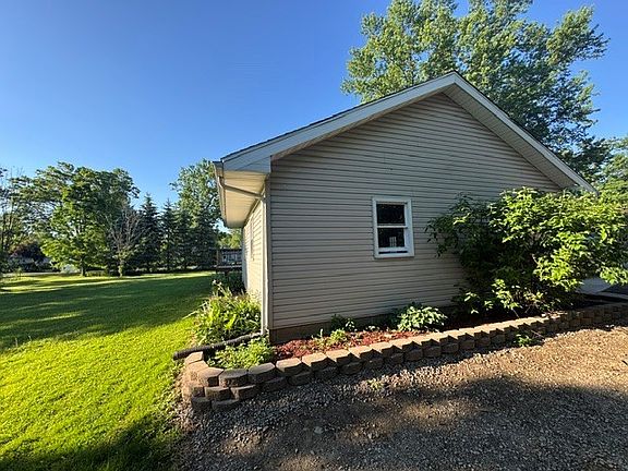 3rd image of 3317 Dynes Ave