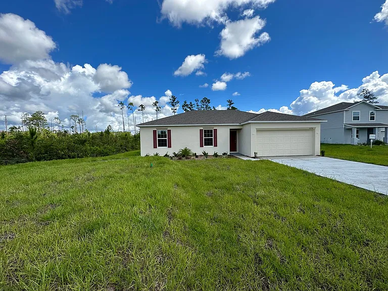 2290 Tropicana Dr — Photo 2