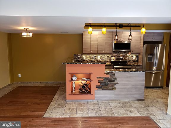 3rd image of 4317 Andes Dr #B