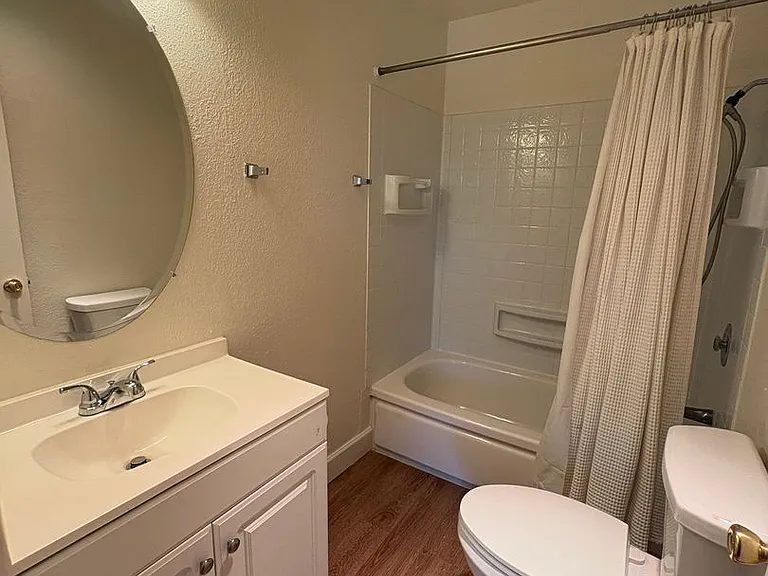 River's Bend Apartments - Orangevale 95662 — Photo 22