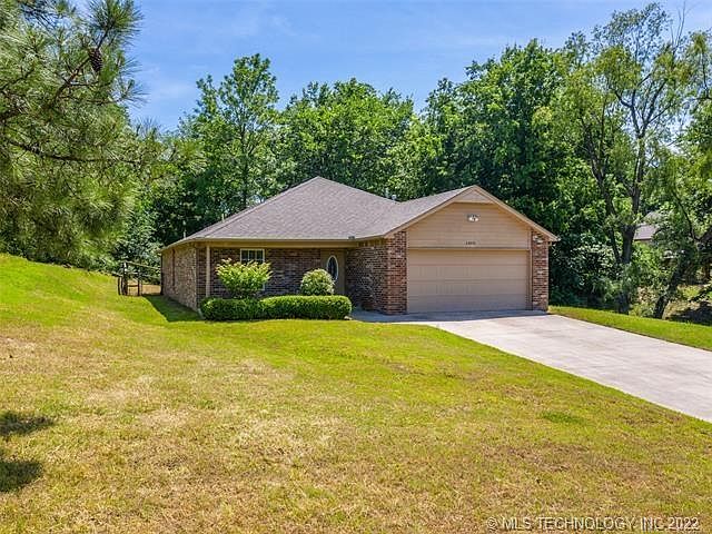 1st image of 23930 E King Ct