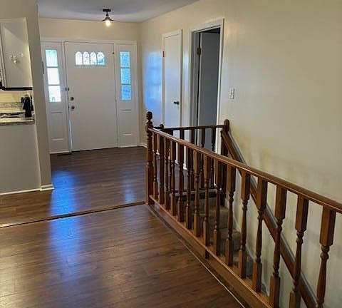 2nd image of 319 Constitution Dr