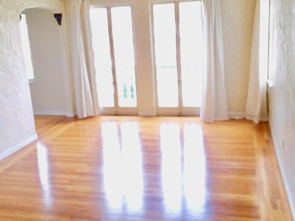 1st image of 15 Hawthorne Way #206