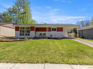 2269 S Circle Dr, Ann Arbor, MI 48103