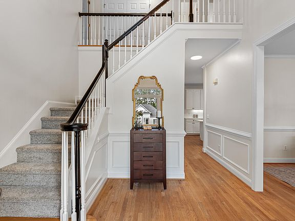 2nd image of 206 Ashmont Ln