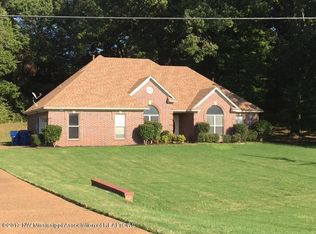 7910 Holly Ridge Dr, Horn Lake, MS 38637
