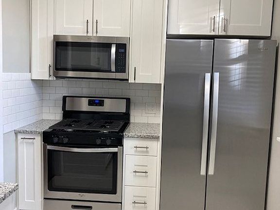 2nd image of 1505 W Granville Ave Unit 2
