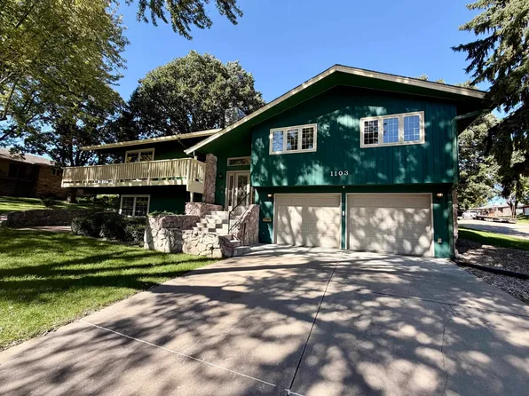 1103 W 31st St, Kearney, NE 68845