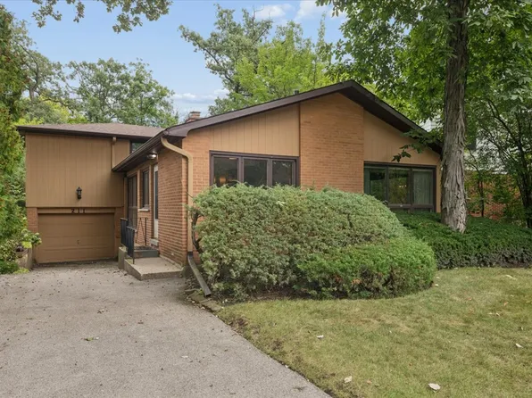 211 Sumac Rd, Highland Park, IL 60035