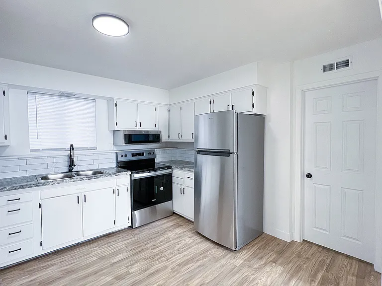 1822 Academy St #1 — Photo 4