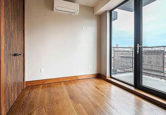5th image of 865 Willoughby Ave