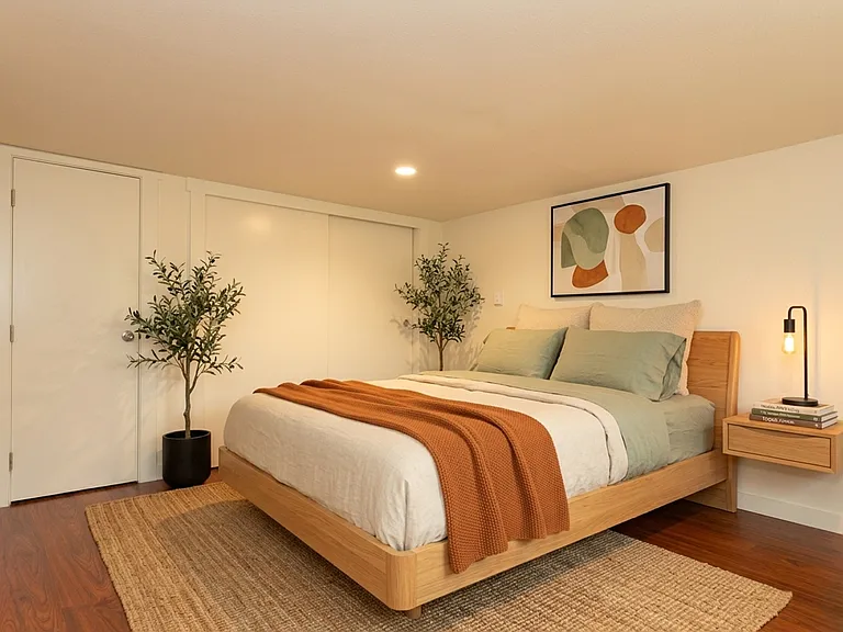 Evanston Apartments - Located on the north side of Fremont — Photo 8