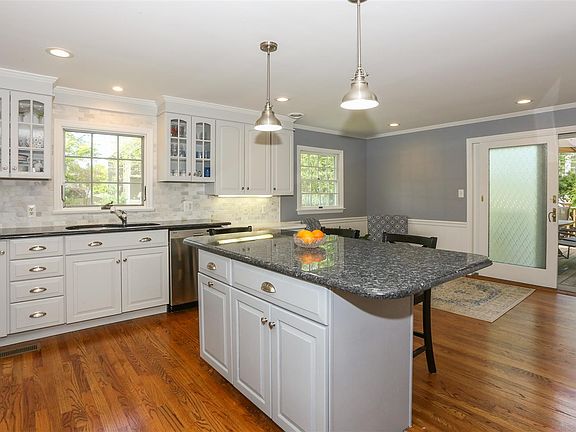 Huge kitchen! Island, tons of storage