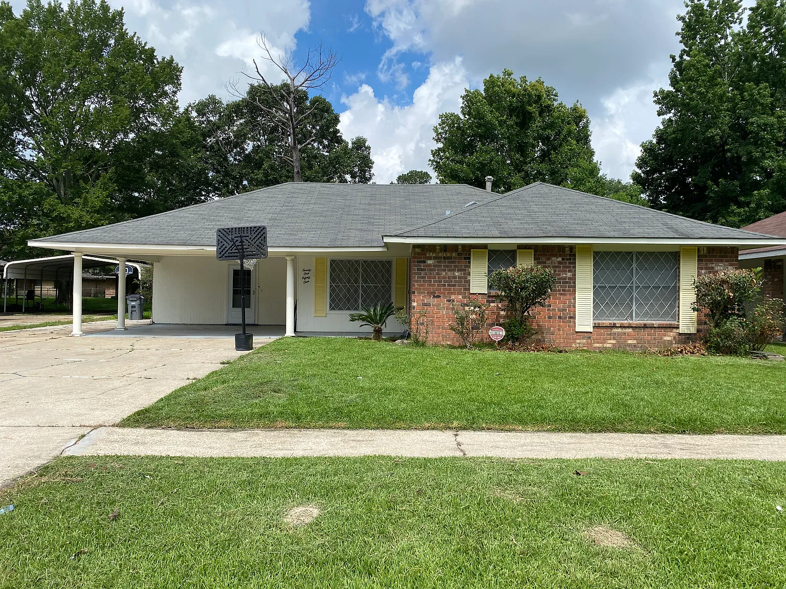 3 bed, 1600 sqft, $1,450 — Photo 2