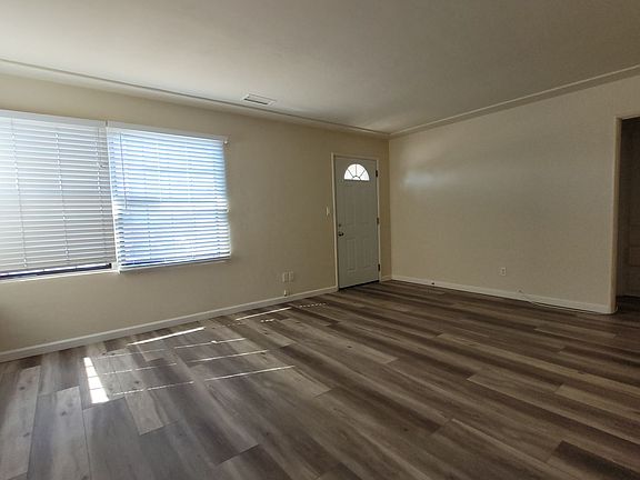 3rd image of 4595 51st St