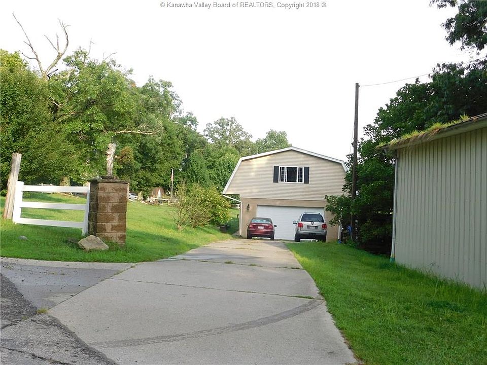 2nd image of 1662 Russell Rd