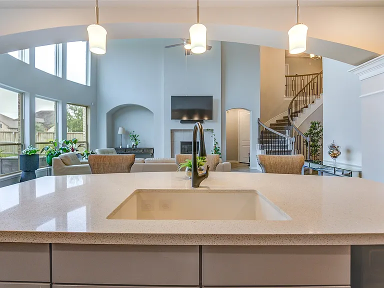 2727 Camellia Ave — Photo 18