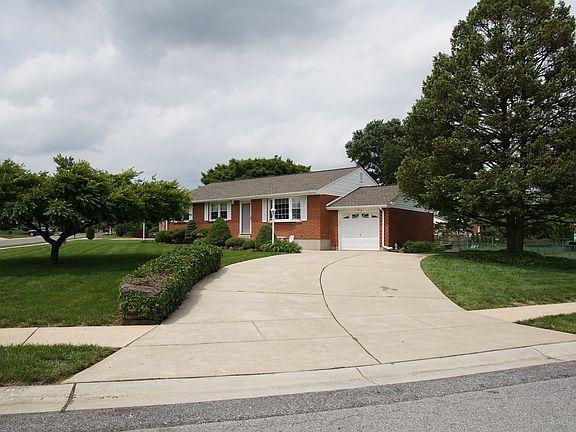 3rd image of 2615 Belaire Dr