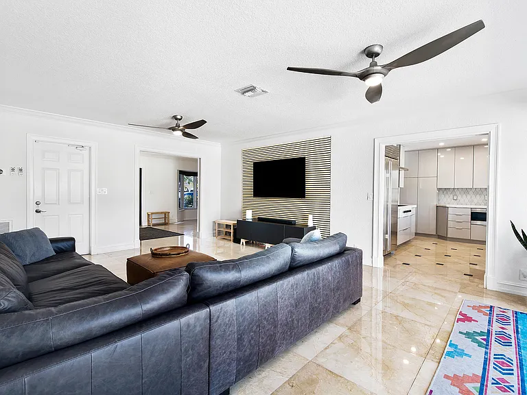 4761 Bayview Dr — Photo 9