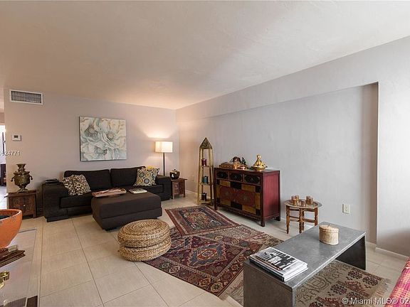 3rd image of 1498 Jefferson Ave APT 303