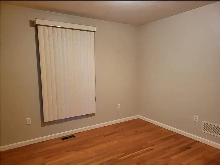 15 S Locust Ave #1 — Photo 8