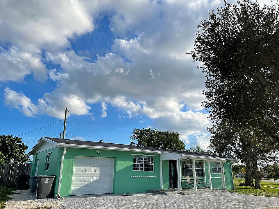2nd image of 1528 Woodland Ave