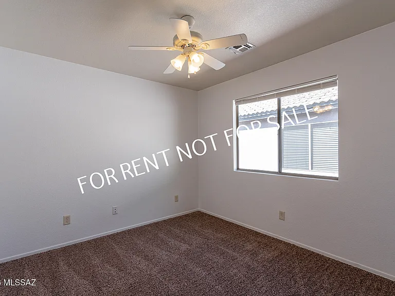 2439 W Rousseau St — Photo 32