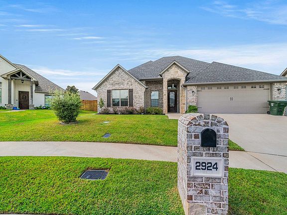 3rd image of 2924 Salado Creek Dr