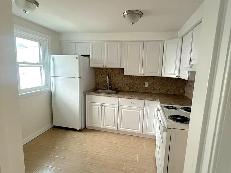 126 Merrick Rd #3A — Photo 2