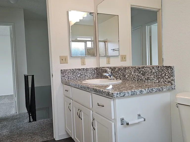 1418 & 1420 Carmel St — Photo 9
