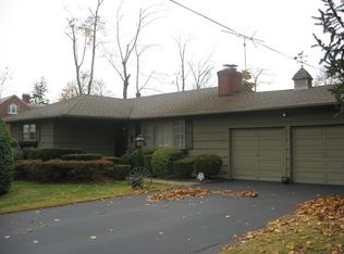28 Ocean Ave, Islip, NY 11751