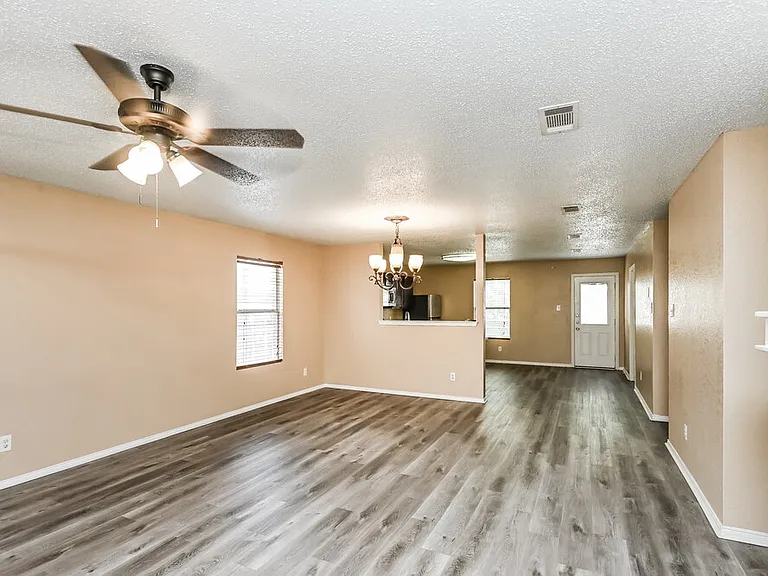 5213 Bedfordshire Dr — Photo 5