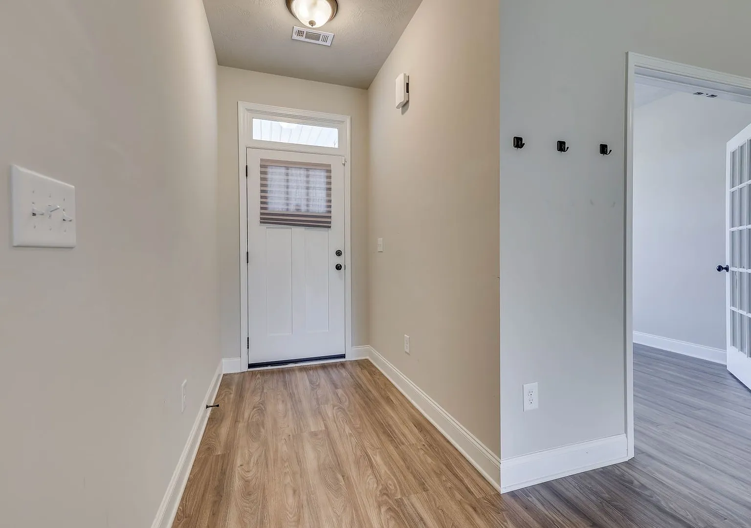 Beautiful And Space Saving Luxury In Deodar Plantation! Free Rent!! (With Approved Credit) — Photo 3