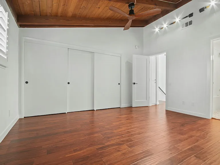 1133 24th St #11 — Photo 18