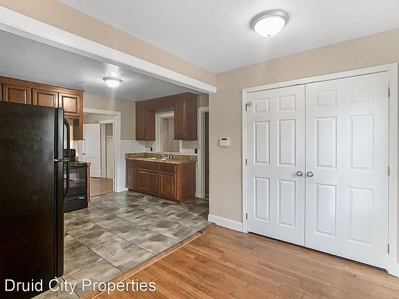 4th image of 1517 17th Ave E