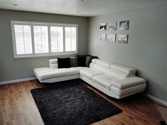 3rd image of 9387 River Oaks Ln