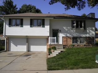 11312 Z St, Omaha, NE 68137