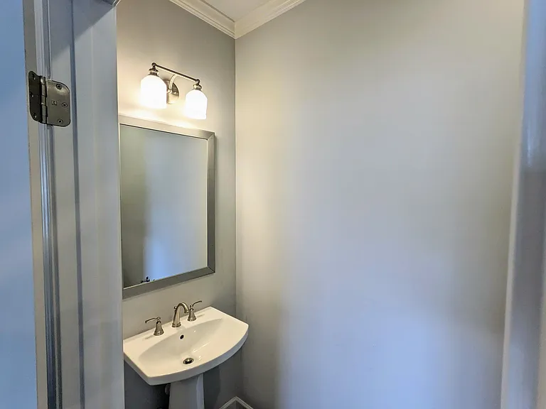 2748 Cloister Ln — Photo 16