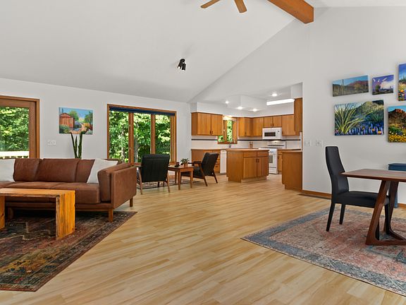 3rd image of 3453 Tuscany Dr SE