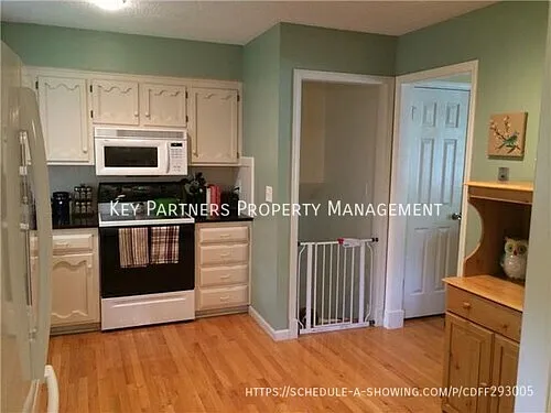 2147 E 152nd St — Photo 7