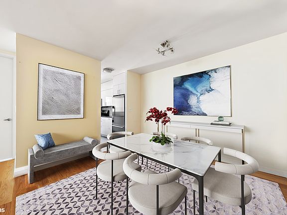 3rd image of 161 W 61st St APT 6F